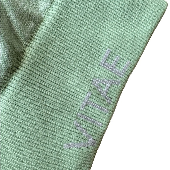 Vitae Apparel Recharge LS Crop Top Lime Green Women's Size: M - Picture 4 of 6